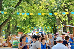 Как проходила ярмарка одесского фестиваля вышиванок (ФОТО)