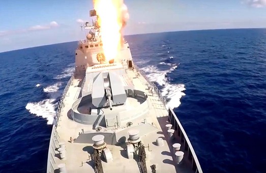 Накануне штурма Идлиба в Средиземное море РФ и США стягивают значительные силы 