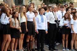 В Одессе для некоторых школьников начался учебный год (ФОТО)