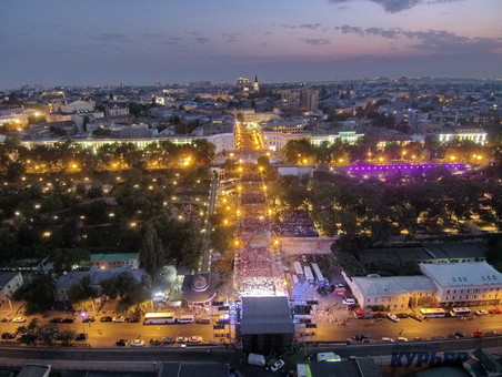 Приморский бульвар в Одессе в одной вечерней панораме (ФОТО, ВИДЕО)