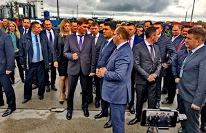 Гройсман в Одессе ознакомился с работой обновленной таможни в порту (ФОТО)