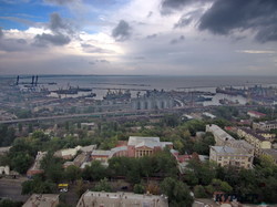 Мрачные тучи опустились на Одессу (ФОТО, ВИДЕО)