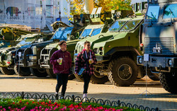 На Думской площади проходит выставка военной техники (ФОТО)