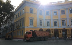 В Одессе завершается реставрация полуциркульного здания около Дюка (ФОТО)