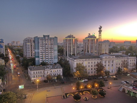 В Одессе около театра Музкомедии начинают строить еще одну высотку (ФОТО)