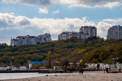 В Одессе редкое природное явление: море отходит от берега (ФОТО)