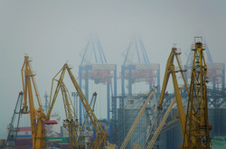 Одесса погрузилась в осенний туман (ФОТО)