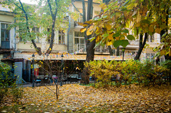 Пале-Рояль: как исторические торговые ряды стали самым уютным сквером в центре Одессы (ФОТО)