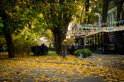 Пале-Рояль: как исторические торговые ряды стали самым уютным сквером в центре Одессы (ФОТО)