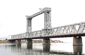 На одесской железной дороге ремонтируют мосты