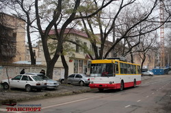 Как в Одессе старые троллейбусы превращают из сочлененных в одиночные (ФОТО)