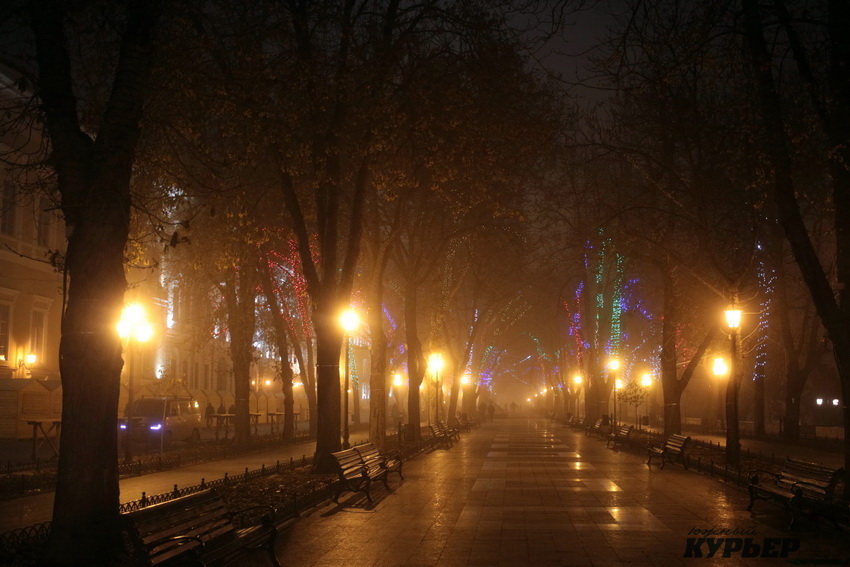 Адесса. Вечерняя Одесса. Одесса вечером. Одесса в тумане. Одесса Приморский бульвар.
