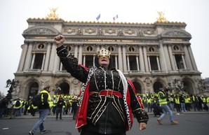 Спад протестных настроений во Франции или Кремль на долго не хватило