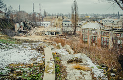 В Одессе сносят корпуса бывшего судоремонтного завода: территория уйдет под застройку (ФОТО)