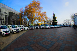 В Одессе презентовали автомобили неотложной помощи (ФОТО)
