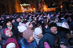 Столько народа поместилось на Думской площади в новогоднюю ночь (ФОТО, ВИДЕО)