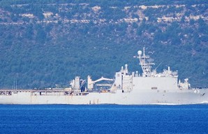 Ротация в Черном море: проводили разведчик ВМС Великобритании, встречаем американский десантный корабль