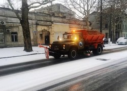 Как город справляется с последствиями снегопада (ФОТО)