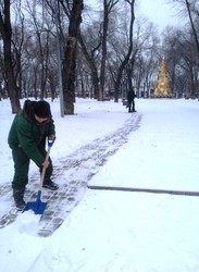 Как город справляется с последствиями снегопада (ФОТО)