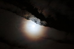 Одесситы не смогут увидеть невероятное лунное затмение из-за непогоды (ФОТО)