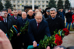 В Одессе возложили цветы в память о Небесной Сотне (ФОТО)