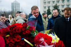 В Одессе возложили цветы в память о Небесной Сотне (ФОТО)