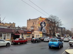 В Одессе появился гигантский портрет Веры Холодной (ФОТО)