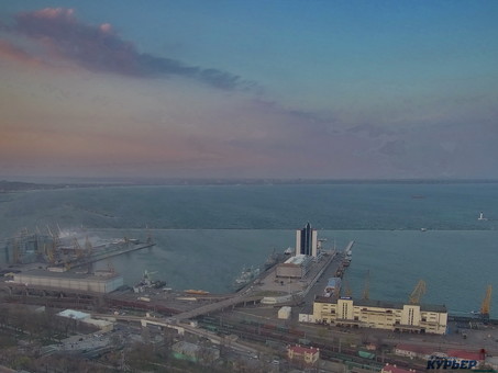 Главком ВМС Украины: российские военные корабли стоят на траверзе Одессы
