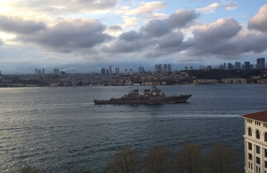 В Черное море снова вошел ракетный эсминец ВМС США