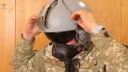 В Украине начались испытания французских авиационных шлемы LA 100
