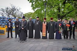 Никогда снова: в Одессе отметили День памяти и примирения (ФОТО)