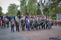 Никогда снова: в Одессе отметили День памяти и примирения (ФОТО)
