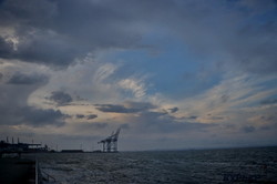 Огненный закат и грозное море: вечер в Одессе