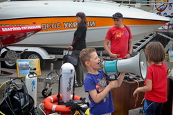 В Одессе спасатели устроили полезный праздник для детей (ФОТО)
