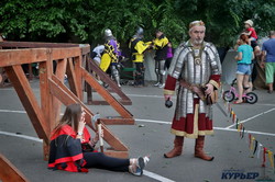 Рыцарские бои под дождем: как в Одессе прошел средневековый фестиваль (ФОТО)