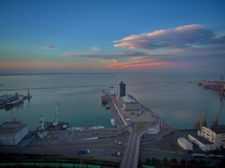 Город у моря: вечерняя Одесса с высоты полета беспилотника (ФОТО)