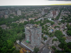 В Одессе крыша высотки превратилась в частную арт-площадку (ФОТО)