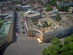 Что строят в Одессе на крышах за спиной у Дюка (ФОТО)