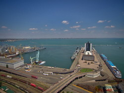В Одессу пришли четыре боевых корабля НАТО: фото с высоты птичьего полета