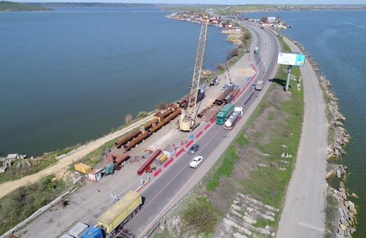 Отремонтировать мостовой переход через Хаджибейский лиман под Одессой обещают за полтора года