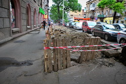 Скандальную парковку в Одессе на Канатной, скорее всего, снесут (ФОТО)