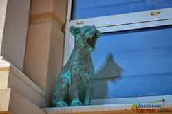 В Одессе появились скульптурные поющие коты (ФОТО)