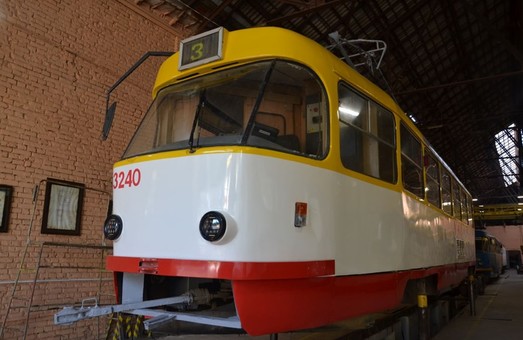 В «Одессгорэлектротрансе» завершили капитальный ремонт еще одного трамвая «Tatra»