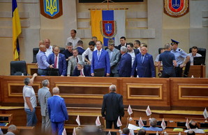 Сессия Одесского облсовета заблокирована по призыву вице-губернатора (ФОТО)