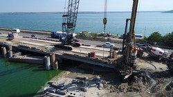 Под Одессой ремонтируют мост через Хаджибейский лиман на киевской трассе (ФОТО, ВИДЕО)