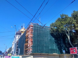 В Одессе начали ремонт памятника архитектуры на Привокзальной площади (ФОТО)