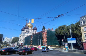 В Одессе начали ремонт памятника архитектуры на Привокзальной площади (ФОТО)