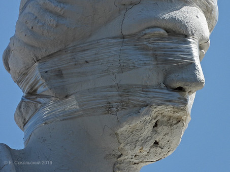 Скульптуру на крыше здания одесского горсовета мог повредить дрон,- мэрия