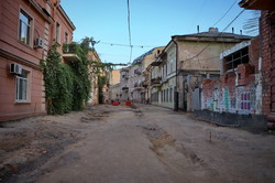 Реконструкция Воронцовского переулка: кладут основание под брусчатку (ФОТО)