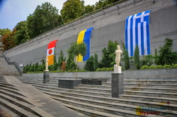 Греческий парк в Одессе: плюсы и минусы открытой детской зоны (ФОТО)